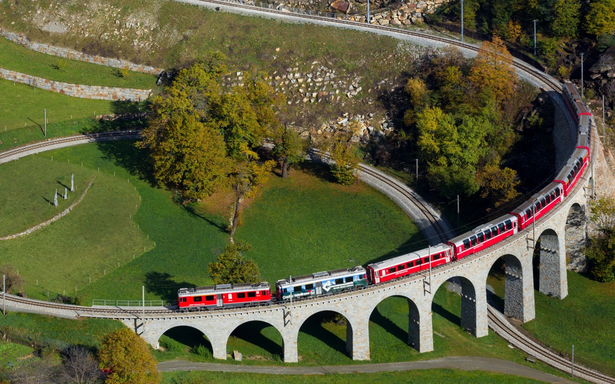 Eisenbahnen Bernina Express Furka Dampfbahn