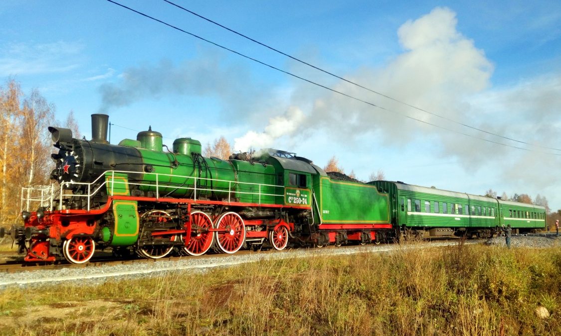 Nostalgie Sankt Petersburg Dampfzugfahrt Dampflokomotive historischer Zug Eisenbahnmuseum