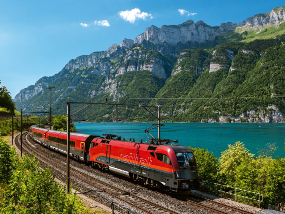 Eisenbahn Seenfahrt Schweiz See Berge