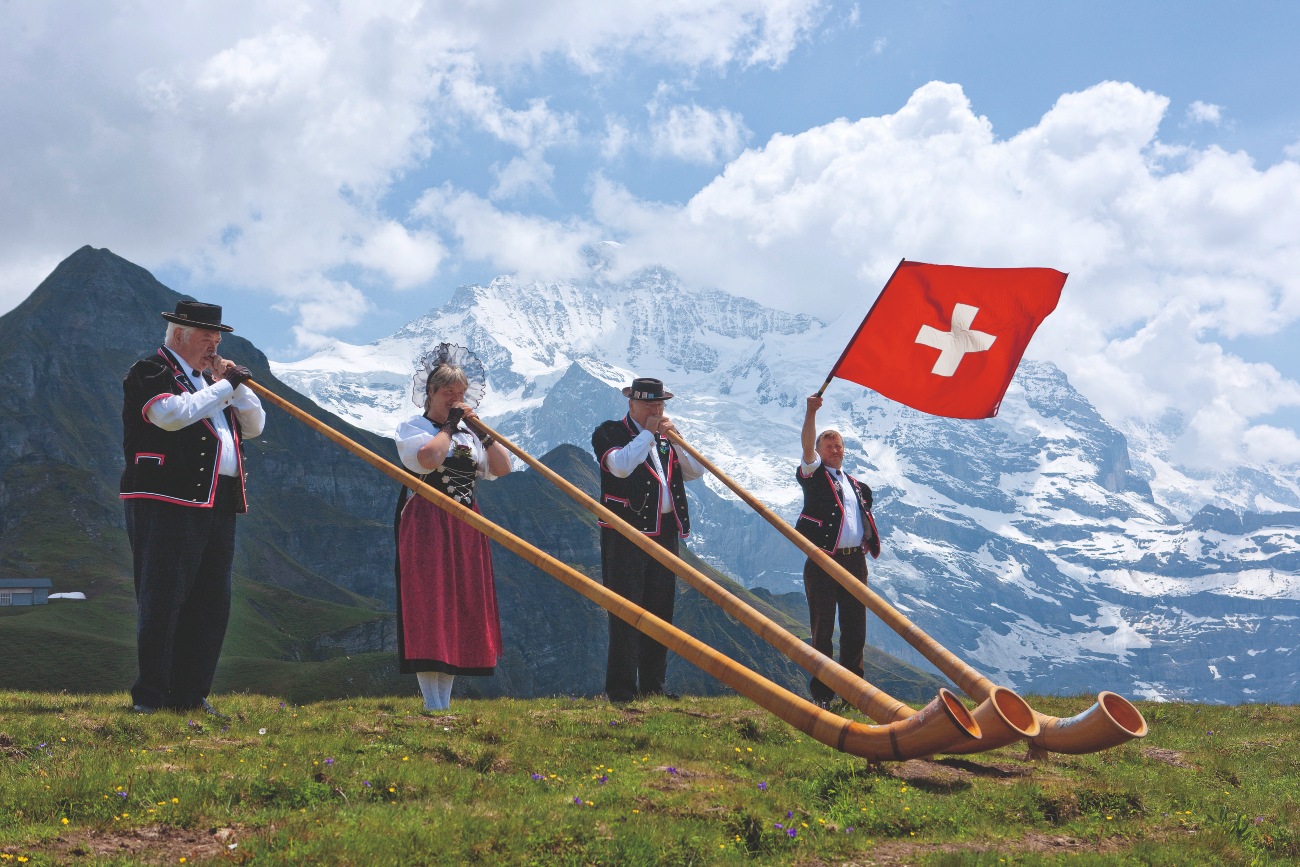 Berner Oberland Alphorn Bläser Musikanten Bergnatur