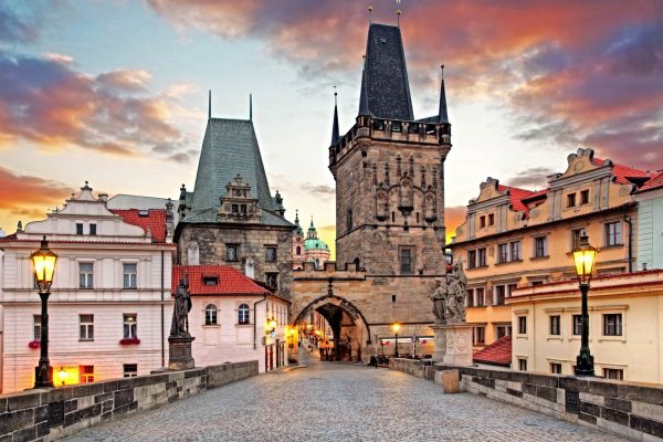 Prag Moldau Tschechien Karlsbrücke Burg